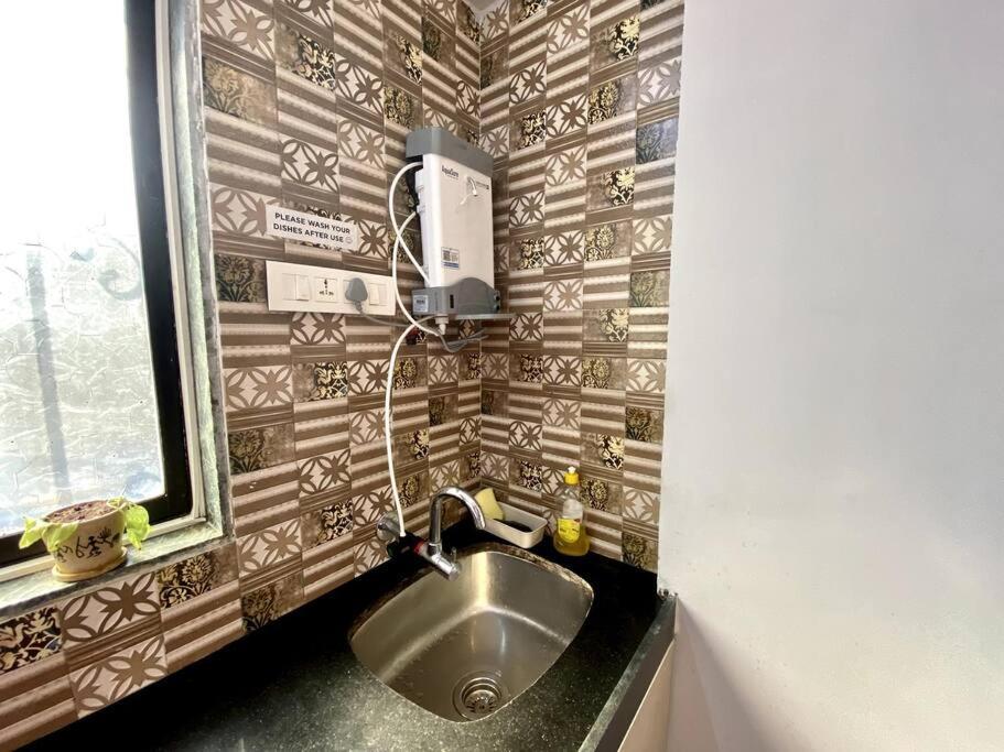 Apartemen Saba 301, Subko Coffee, Chapel Road, Bandra West By Connekt Homes Mumbai
