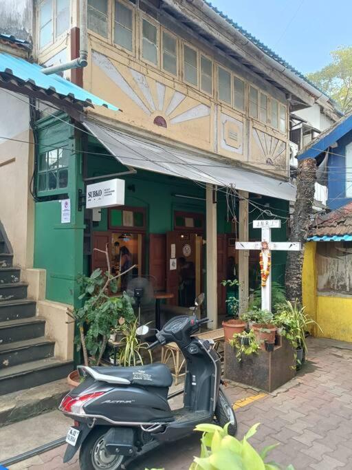 Apartemen Saba 301, Subko Coffee, Chapel Road, Bandra West By Connekt Homes